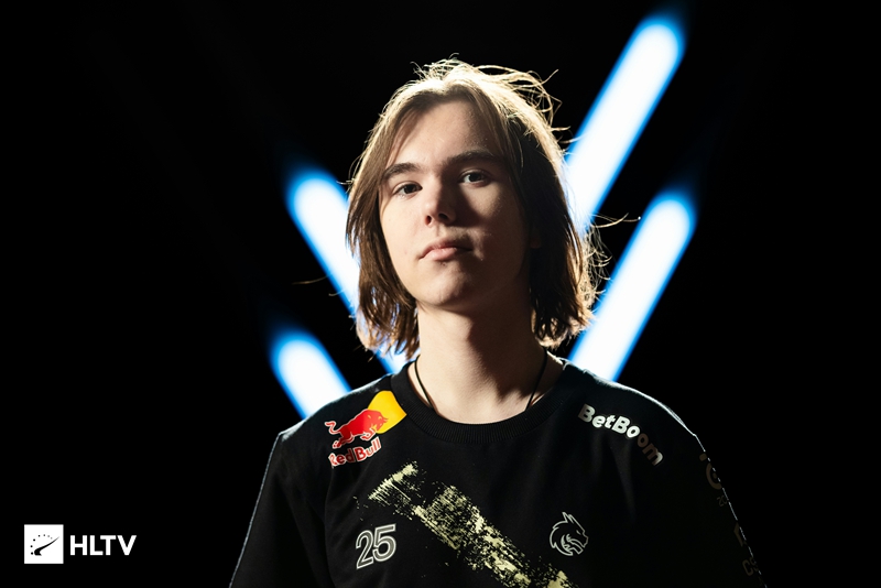 尽管许多曼 尽管许多曼