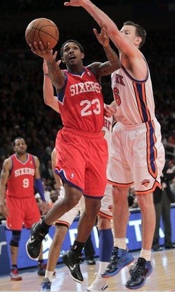 持竞争力的 持竞争力的